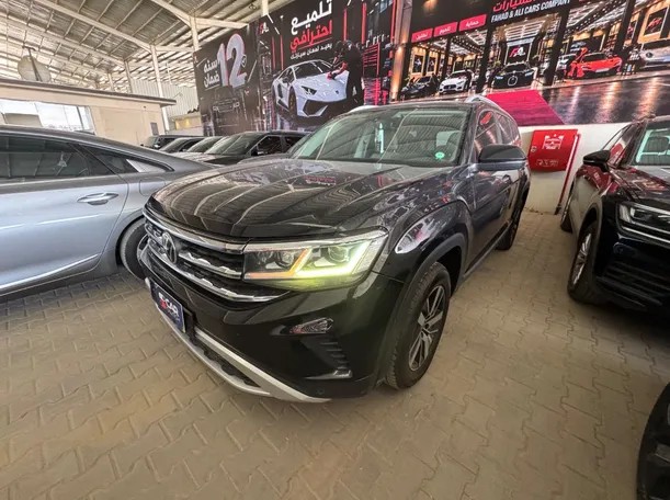 Car image 24
