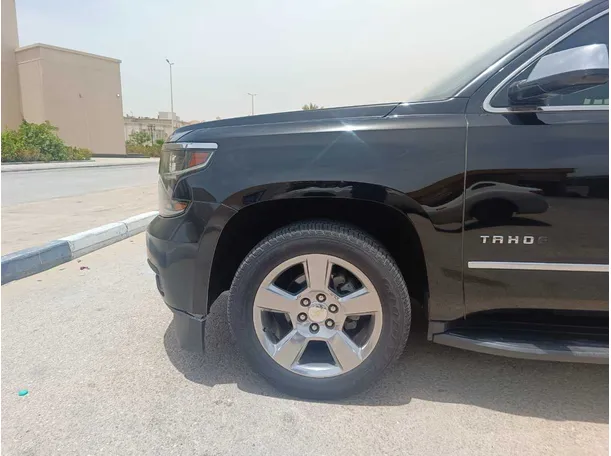 Car image 9