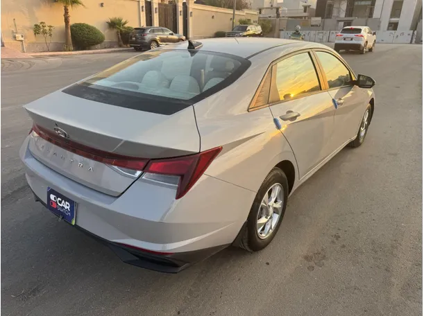 Car image 5