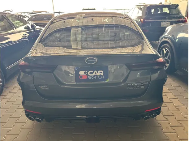 Car image 4