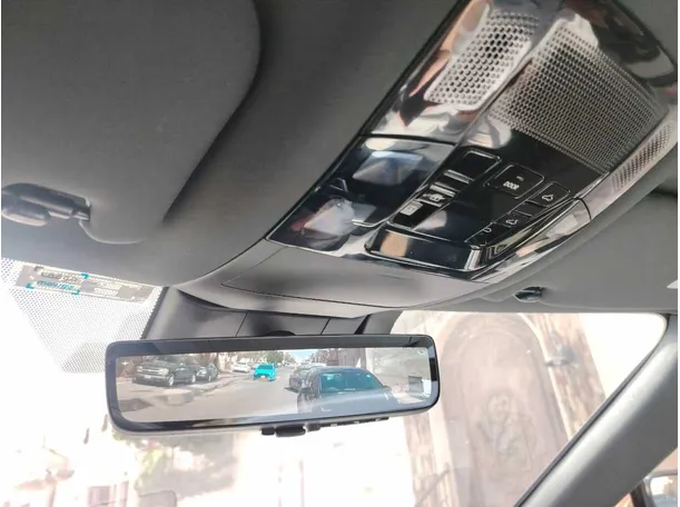 Car image 34