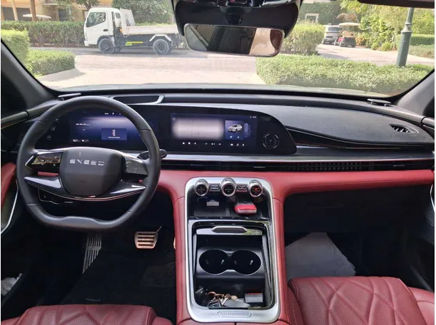 Car image 15