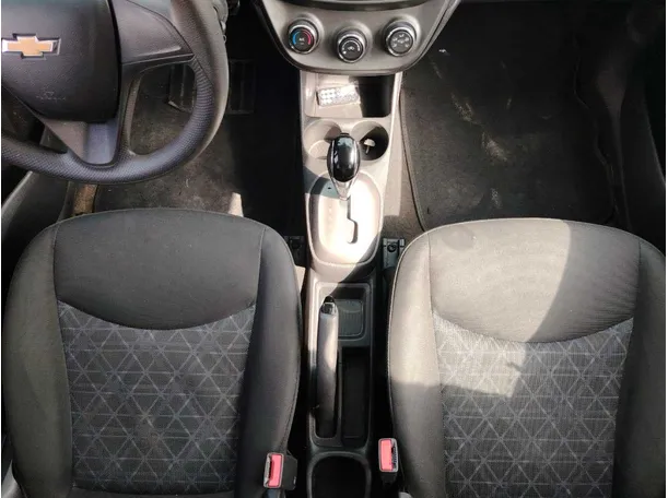 Car image 18