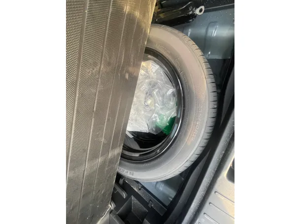 Car image 23