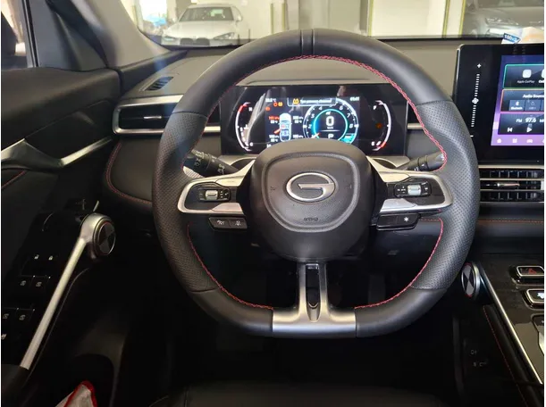Car image 17