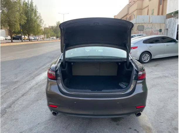 Car image 21