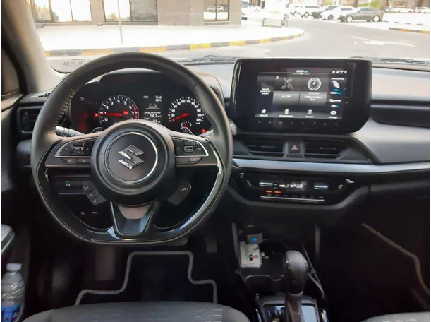 Car image 17