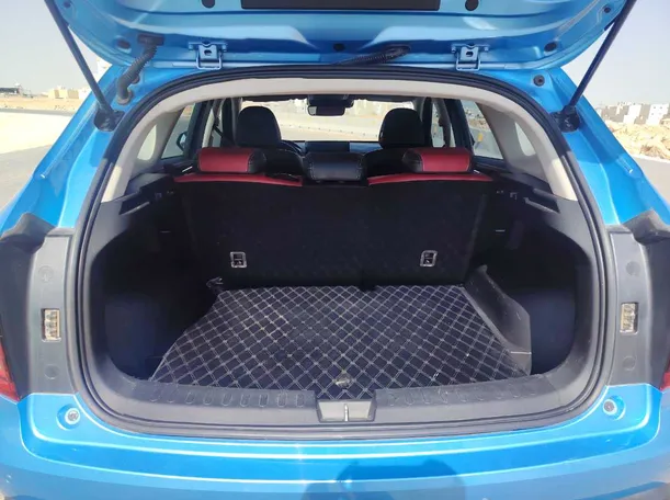 Car image 25