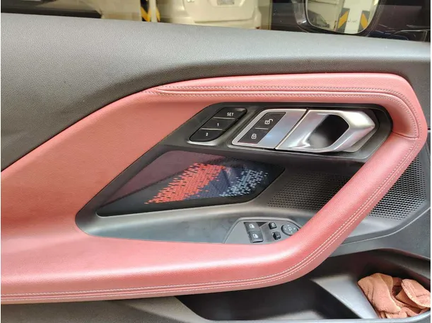 Car image 33