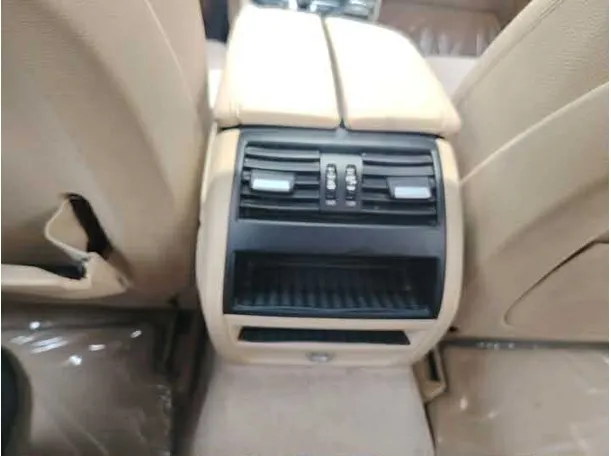 Car image 33