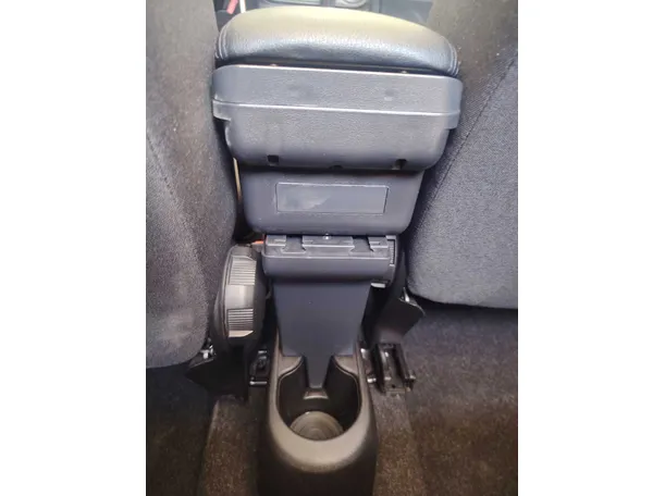 Car image 23