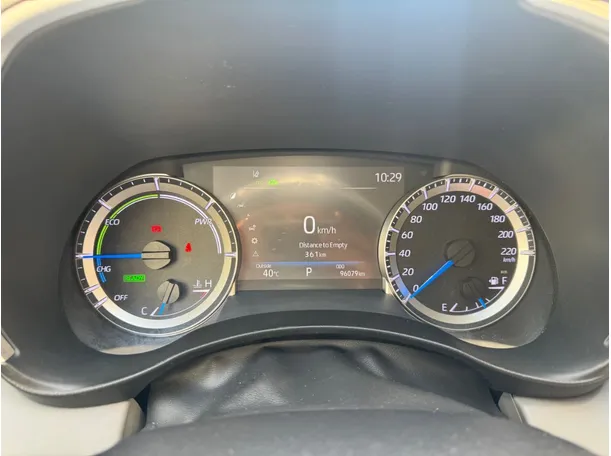 Car image 18