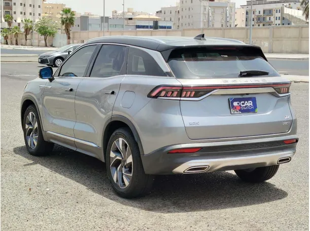Car image 7