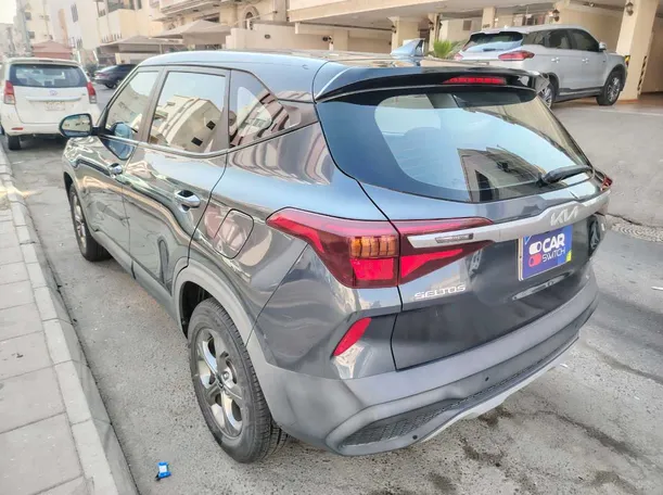 Car image 7