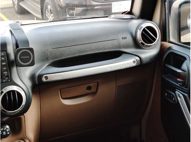 Car image 24