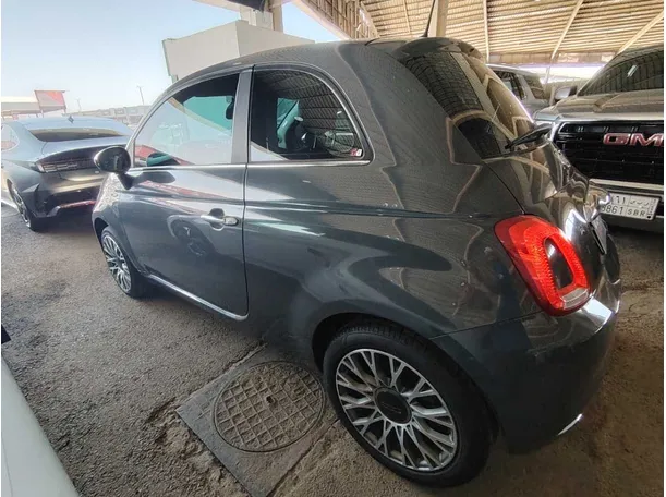 Car image 8