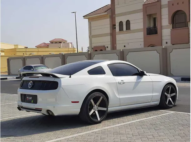 Car image 7