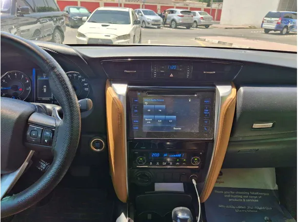 Car image 16