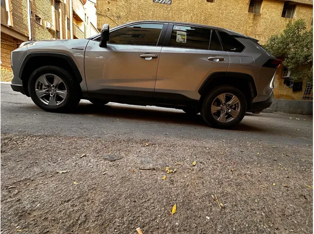 Car image 8