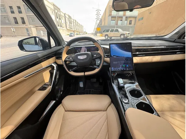 Car image 16