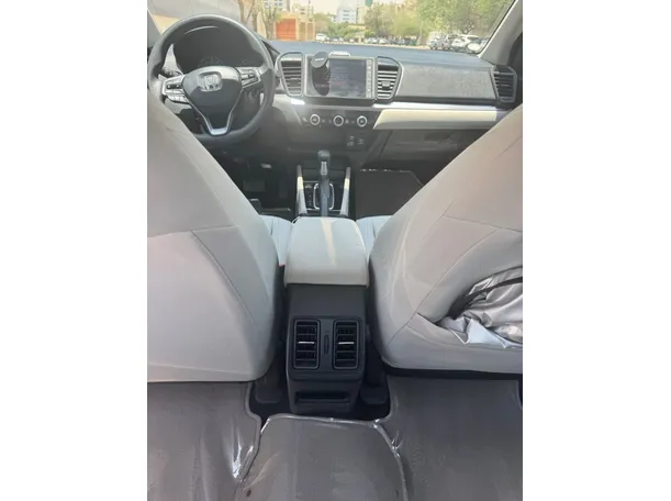 Car image 20