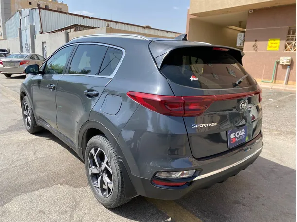 Car image 7