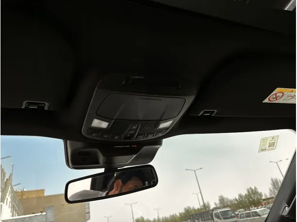 Car image 26