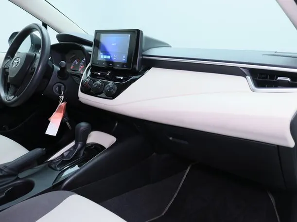 Car image 10