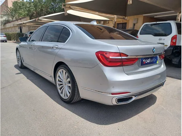 Car image 7