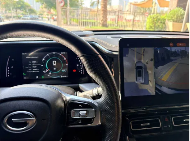 Car image 8