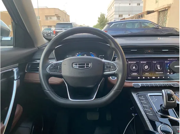 Car image 18