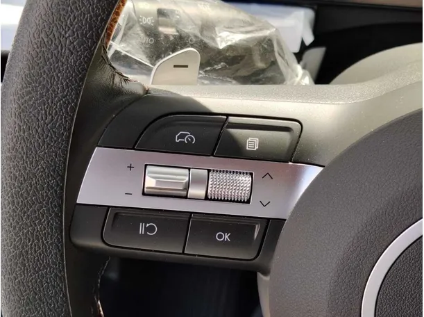 Car image 35