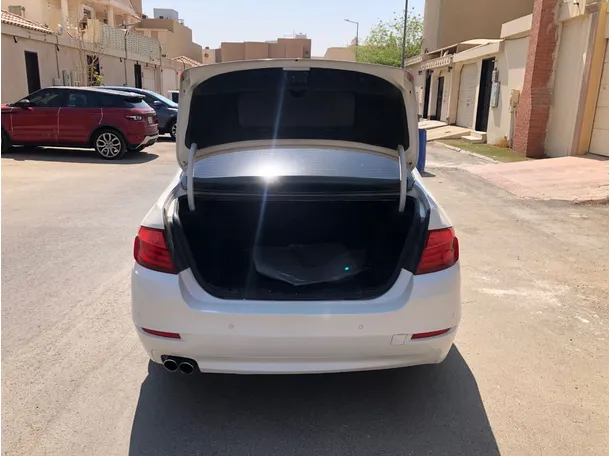 Car image 21