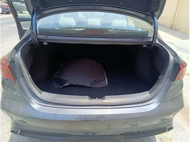 Car image 27