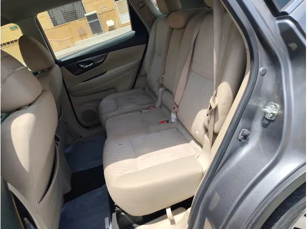 Car image 16