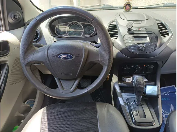 Car image 17