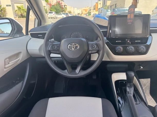 Car image 17