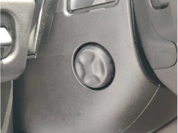 Car image 38