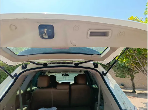 Car image 26