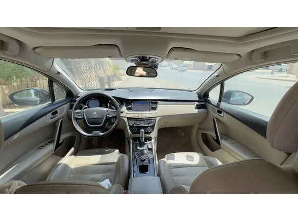 Car image 13