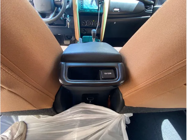 Car image 26