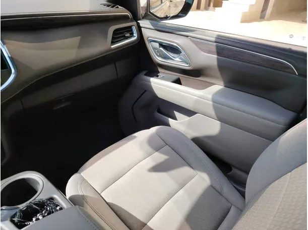 Car image 25