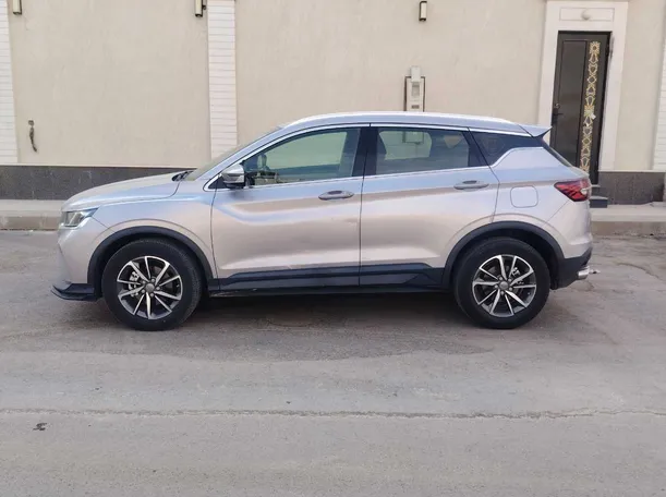 Car image 8