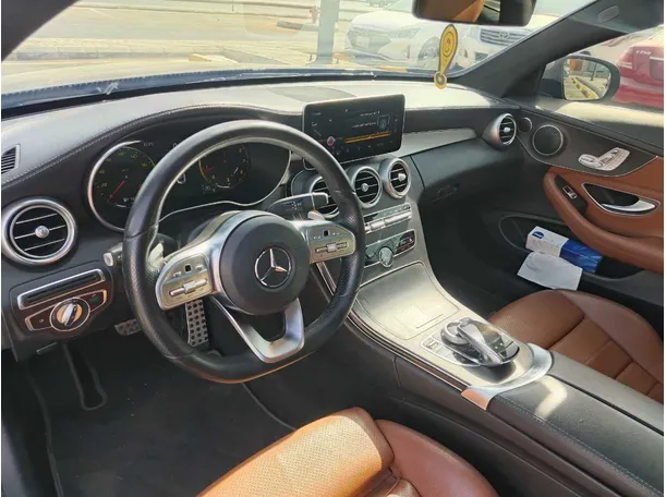 Car image 14