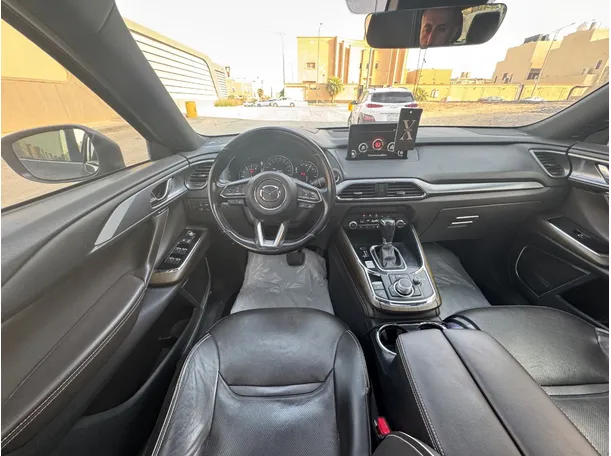 Car image 16
