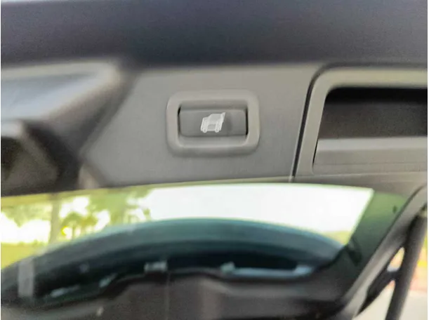 Car image 34