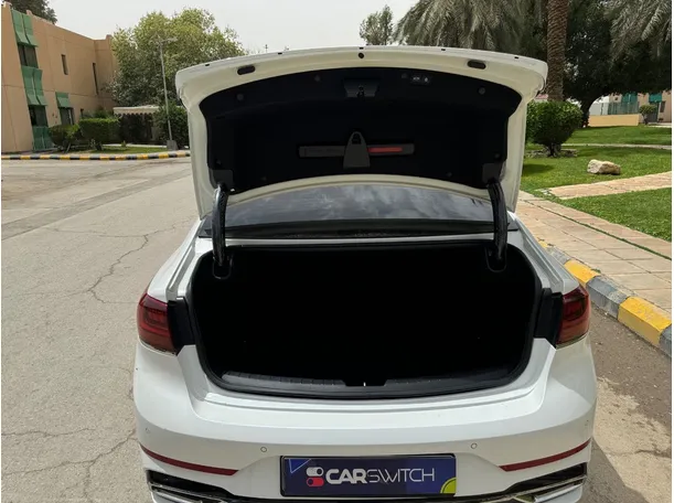 Car image 22