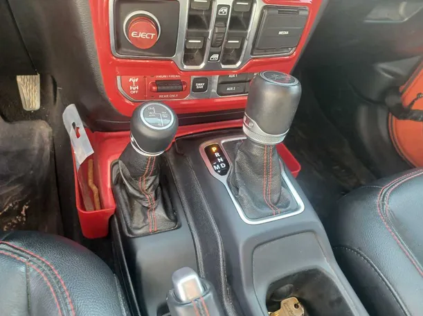 Car image 17