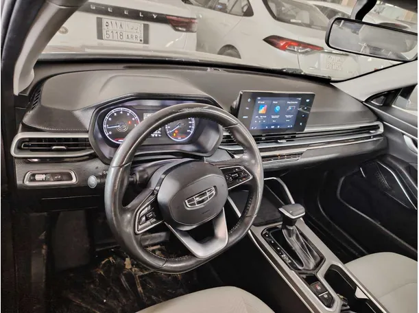 Car image 15