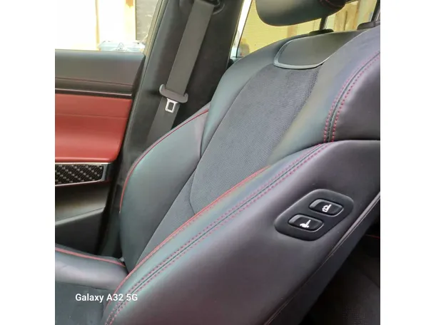 Car image 30